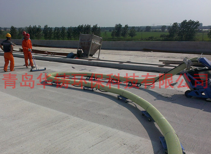 路橋面拋丸機(jī)租賃施工中 路橋面拋丸機(jī)租賃施工中