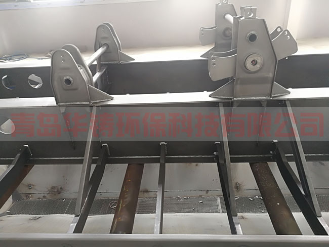 掛車底盤拋丸除銹清理效果圖 掛車底盤拋丸除銹清理效果圖